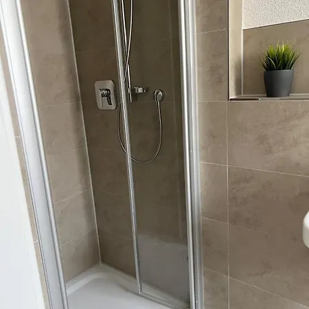 New Age Boardinghaus 3* באד ווימפן